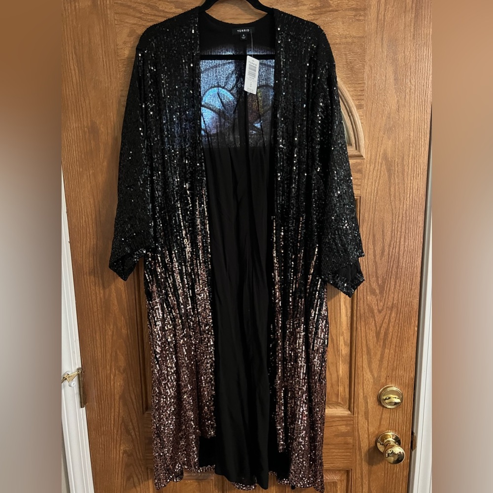 NWT torrid black/gold duster, size 4